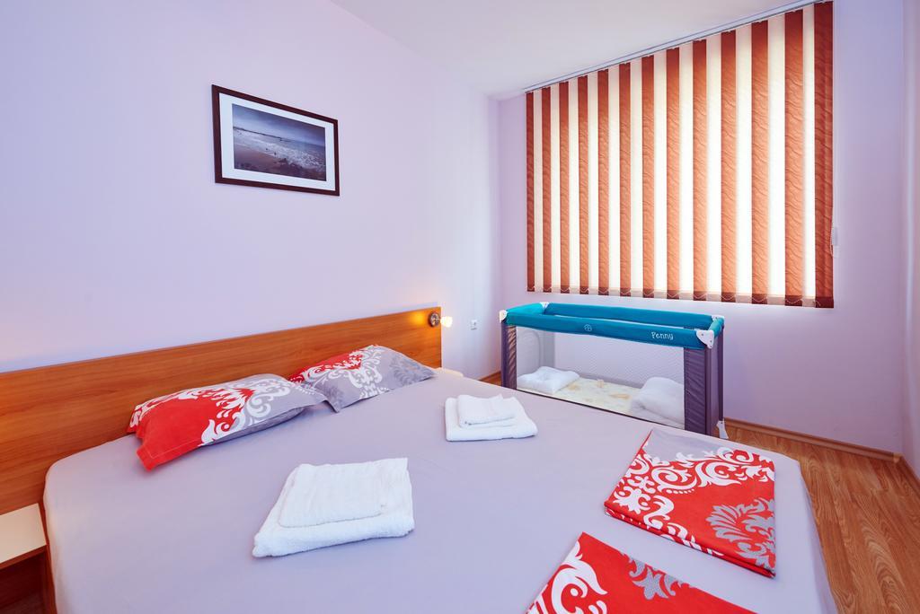 Apartments Dimitrovi Pomorie Buitenkant foto