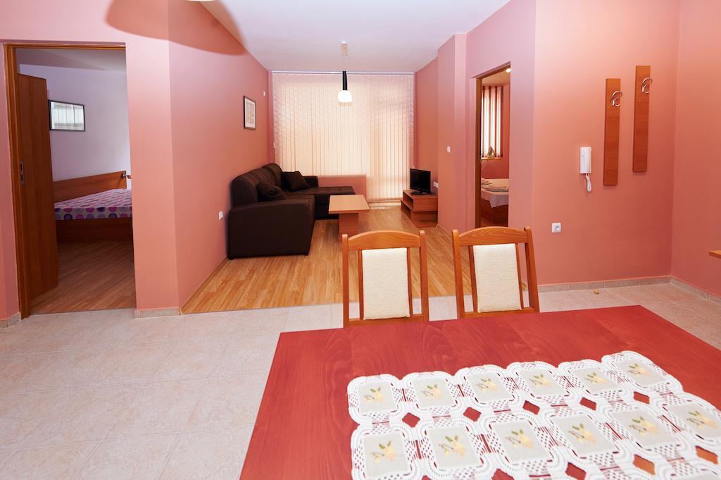 Apartments Dimitrovi Pomorie Kamer foto