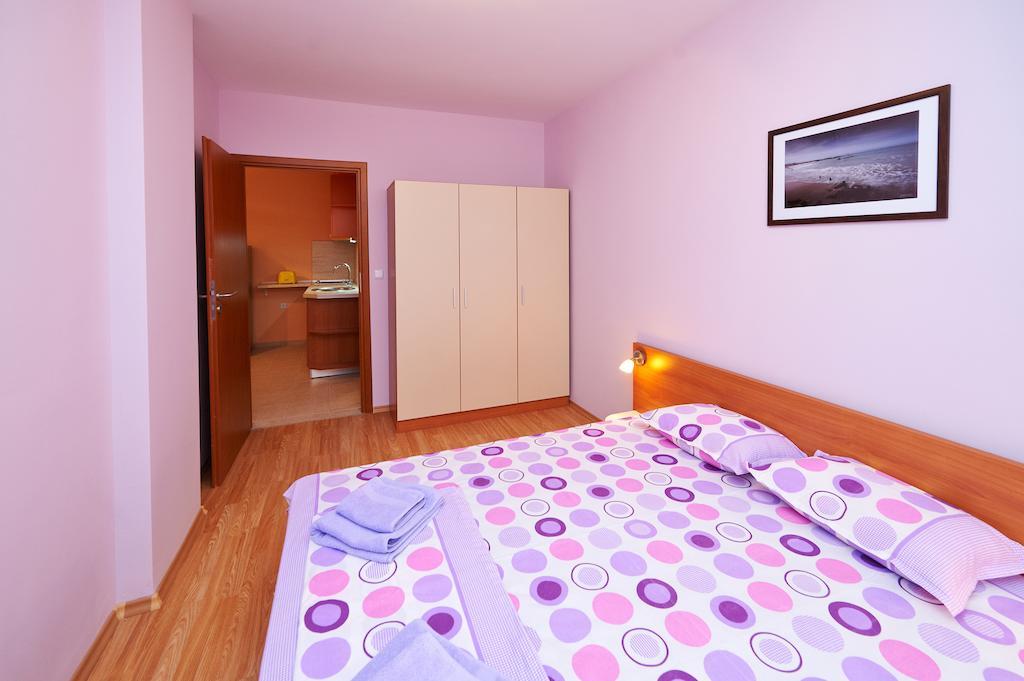 Apartments Dimitrovi Pomorie Kamer foto
