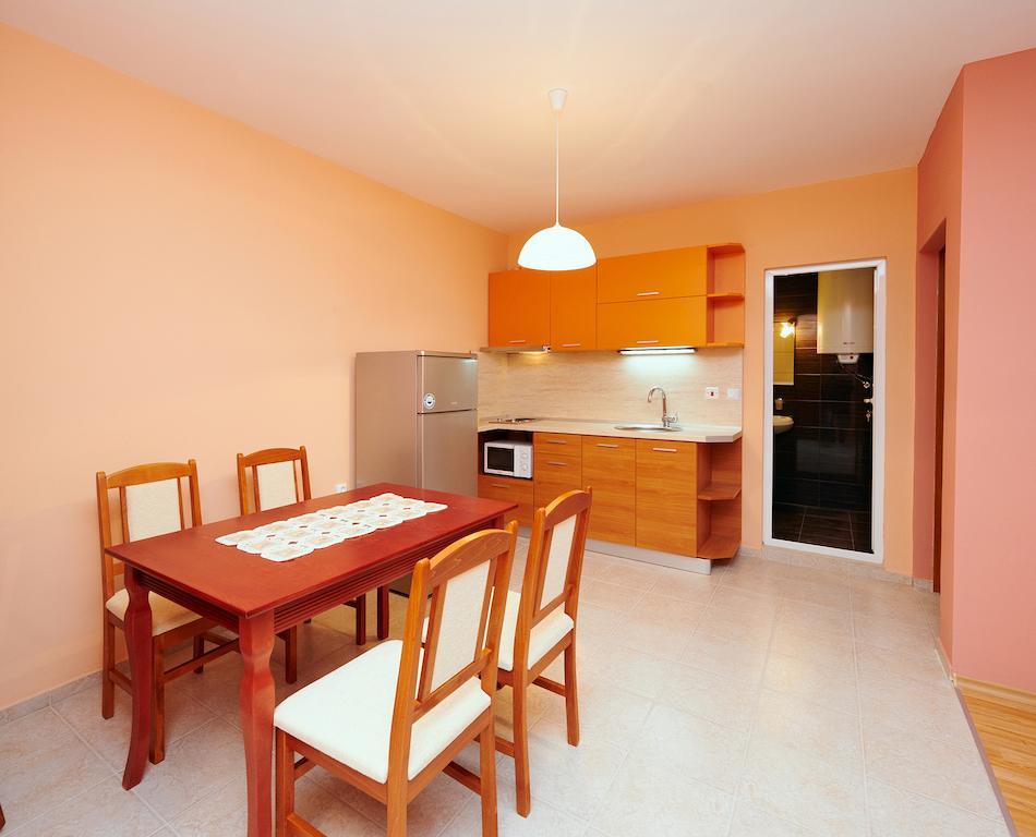 Apartments Dimitrovi Pomorie Kamer foto